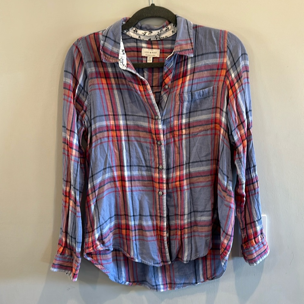 Women’s Lucky button up top